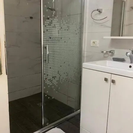 Apartament Near Tirana